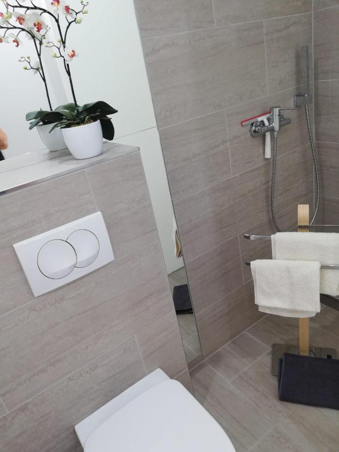 Apartmani Deluxe Jasenice  Buitenkant foto