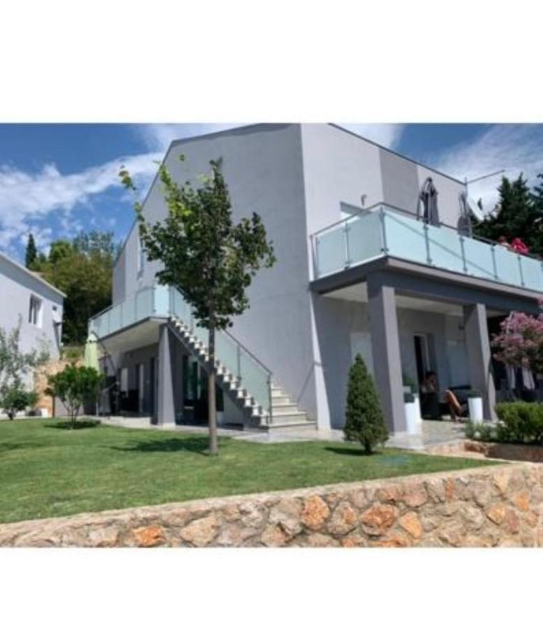 Apartmani Deluxe Jasenice  Buitenkant foto
