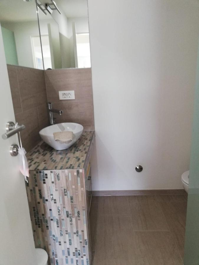 Apartmani Deluxe Jasenice  Buitenkant foto