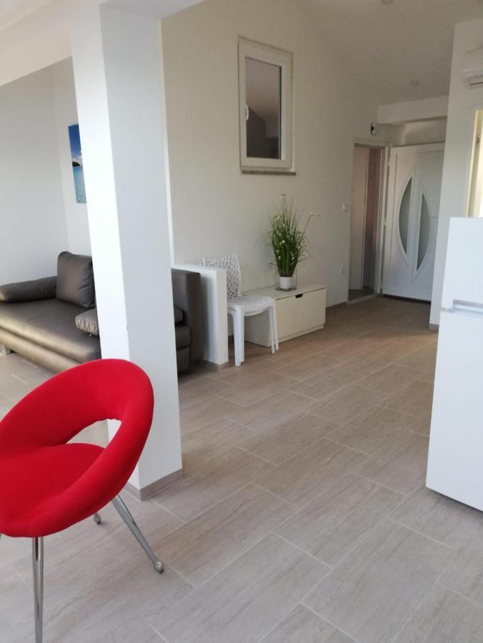 Apartmani Deluxe Jasenice  Buitenkant foto