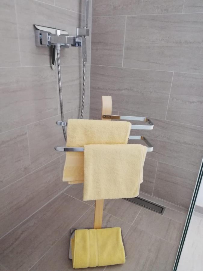 Apartmani Deluxe Jasenice  Buitenkant foto