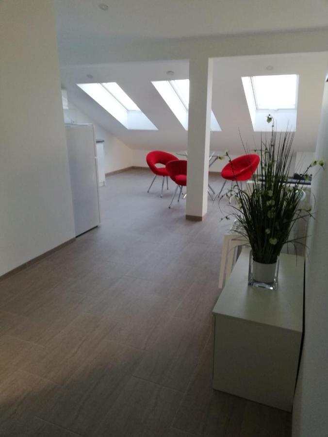 Apartmani Deluxe Jasenice  Buitenkant foto